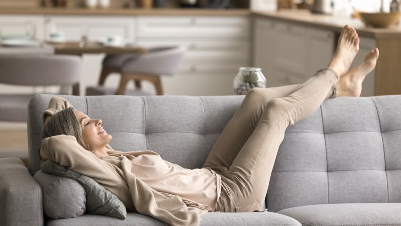 Femeie la menopauză, în stadiu de relaxare