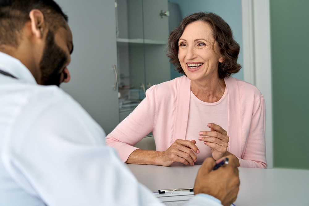 femeie la control medical menopauza