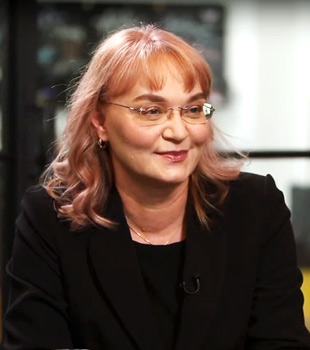 Dr. Diana  Plăcintescu DR. DIANA PLĂCINTESCU
