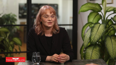 Dr. Diana  Plăcintescu Schimbările părului în perimenopauză